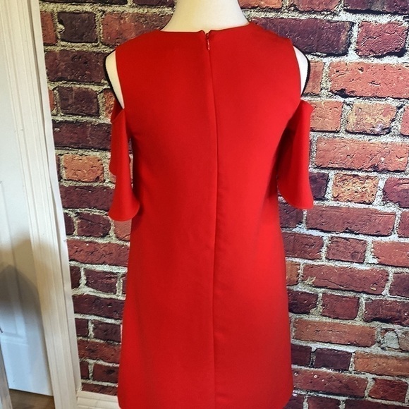 RW&CO Red Cold Shoulder V-neck Mini Shift Dress with Pockets Size XS - Picture 12 of 13